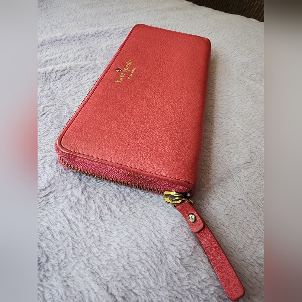 KATE SPADE ZIPPY LONG WALLET